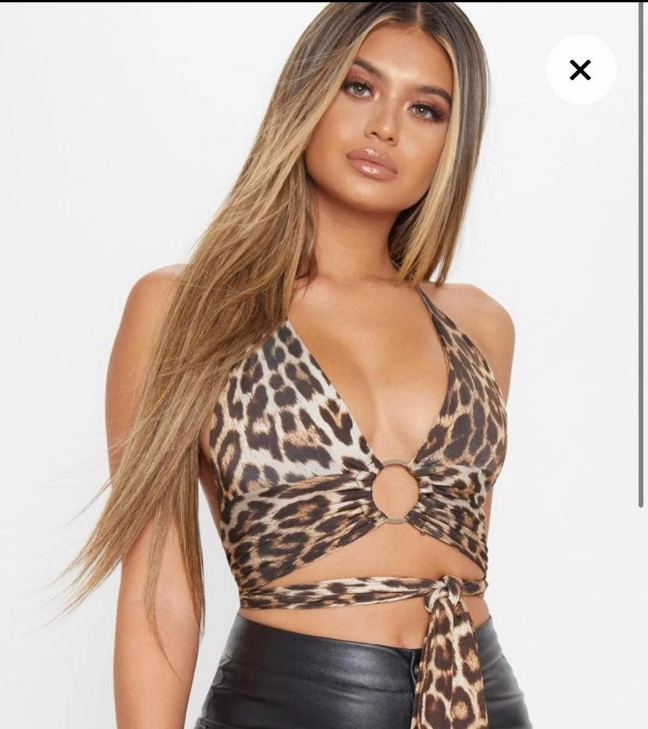 Pretty Little Thing crop top