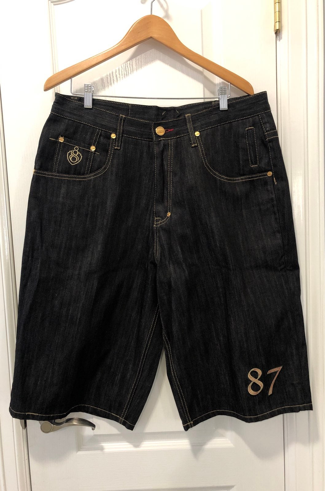 Eight732EmbroidManSz38BlackShorts