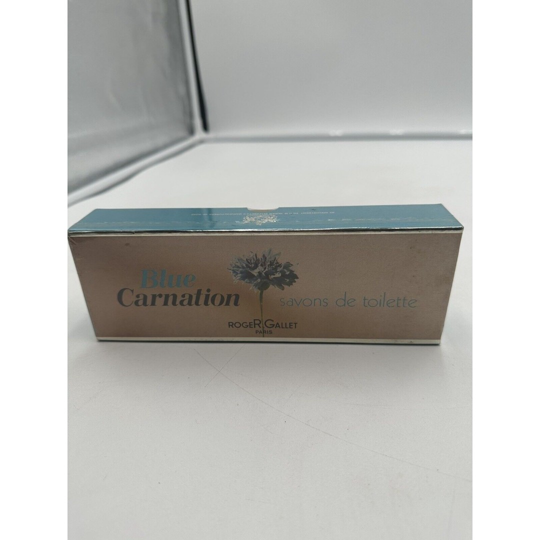 Box Of 3 Vintage Roger & Gallet Blue Carnation Soap 3.25 Ounces New Sealed