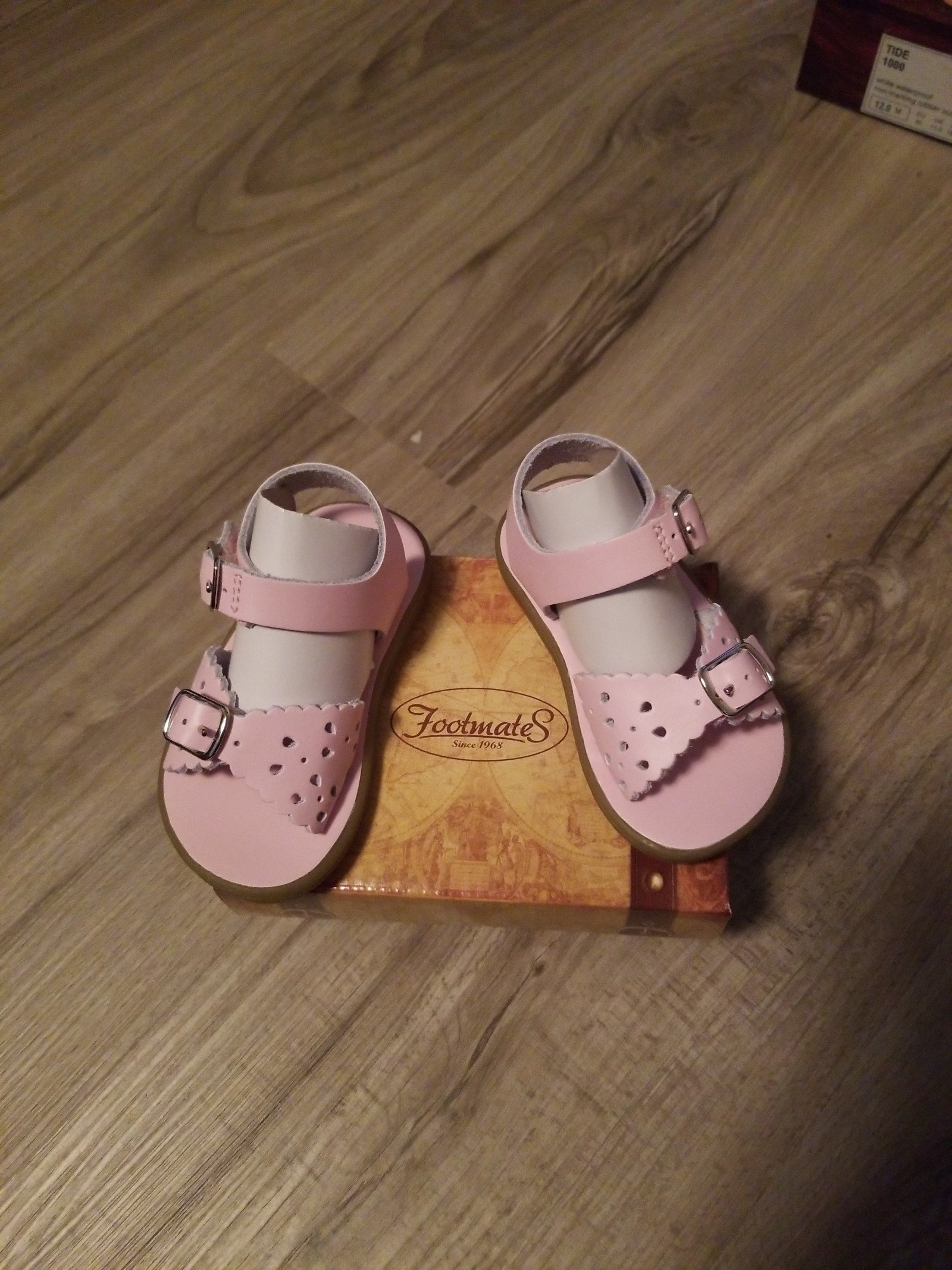 New Footmates Waterproof Sandals Size 4
