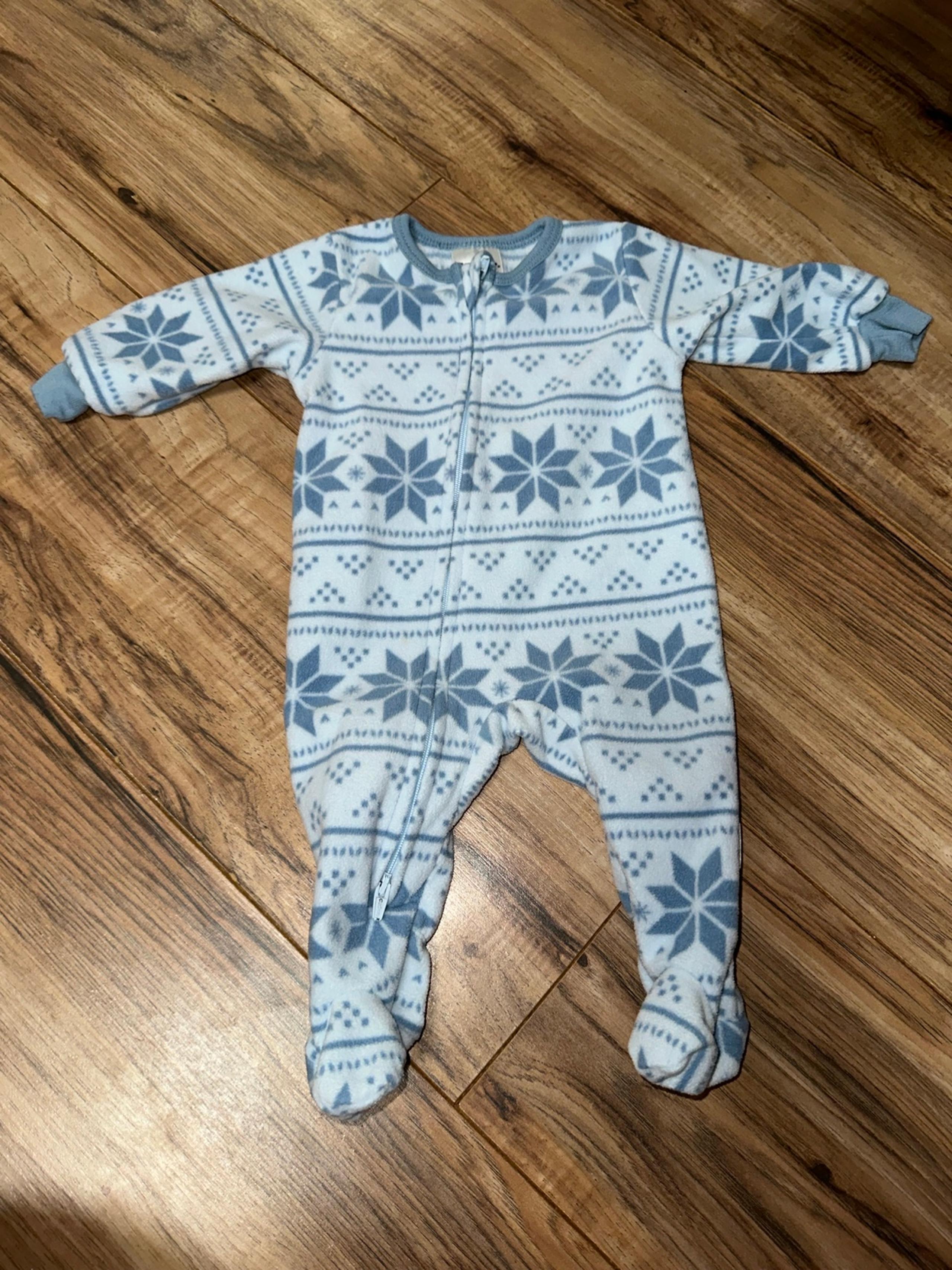 Gerber blue fleece footie sleeper snowflakes