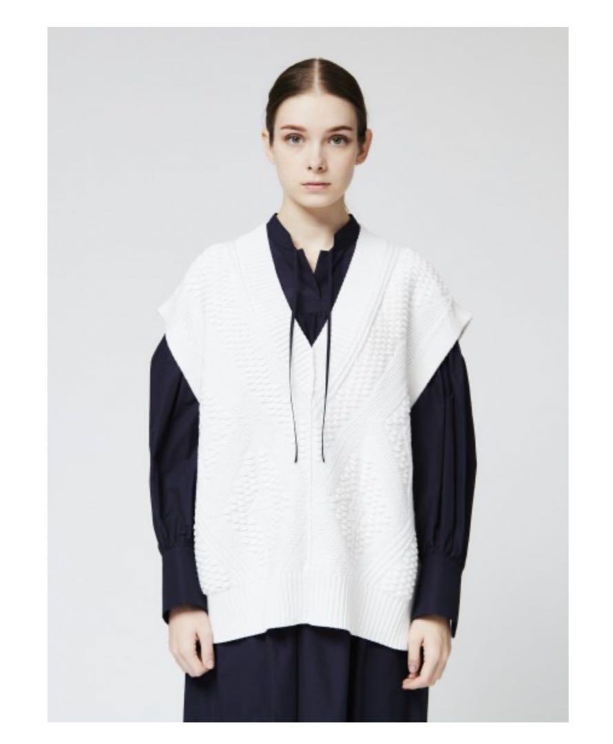 CYCLAS Argyle V-Neck Knit