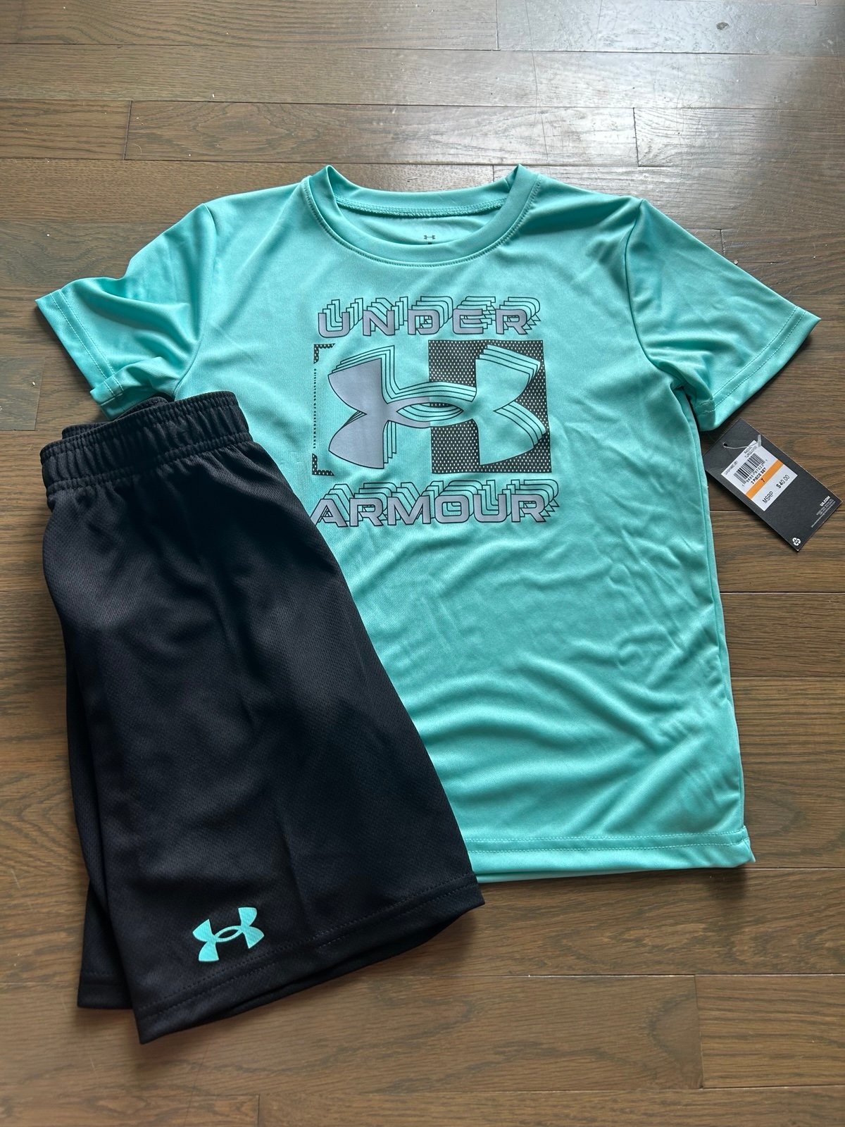 NWT Under Armour Boys Set size 7