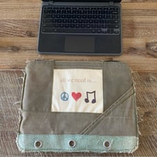 NWT Vintage Addiction Laptop Pouch