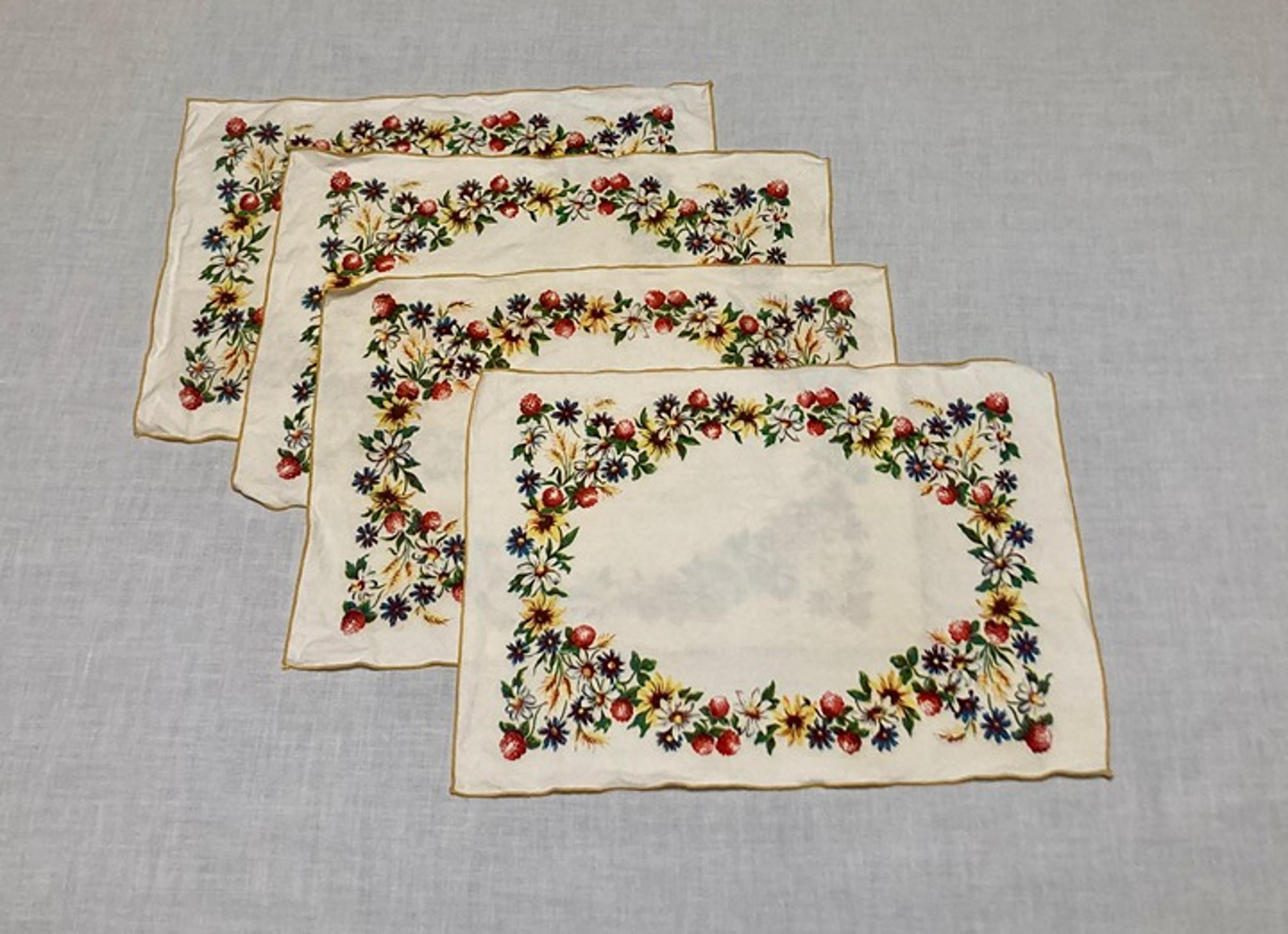 Vintage Set Of 4 Berries Flowers Daisy Raspberries Placemats Cottagecore Retro