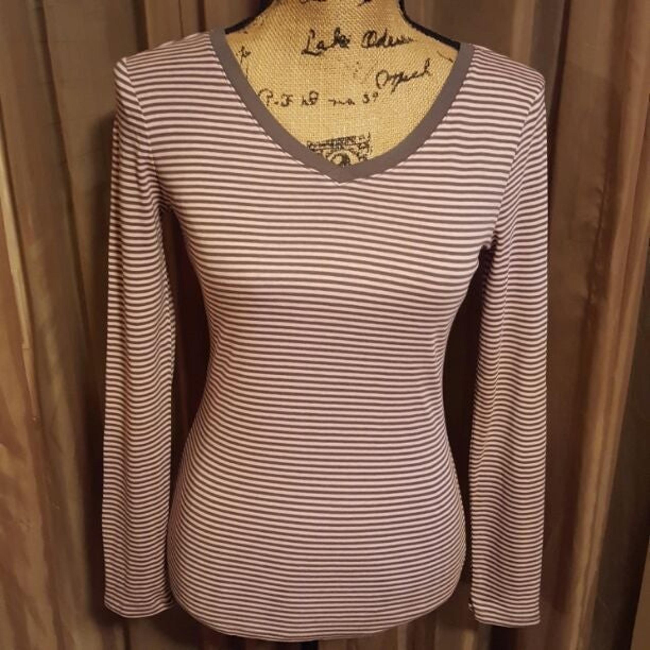 NWOT Long sleeve striped V-neck pullover