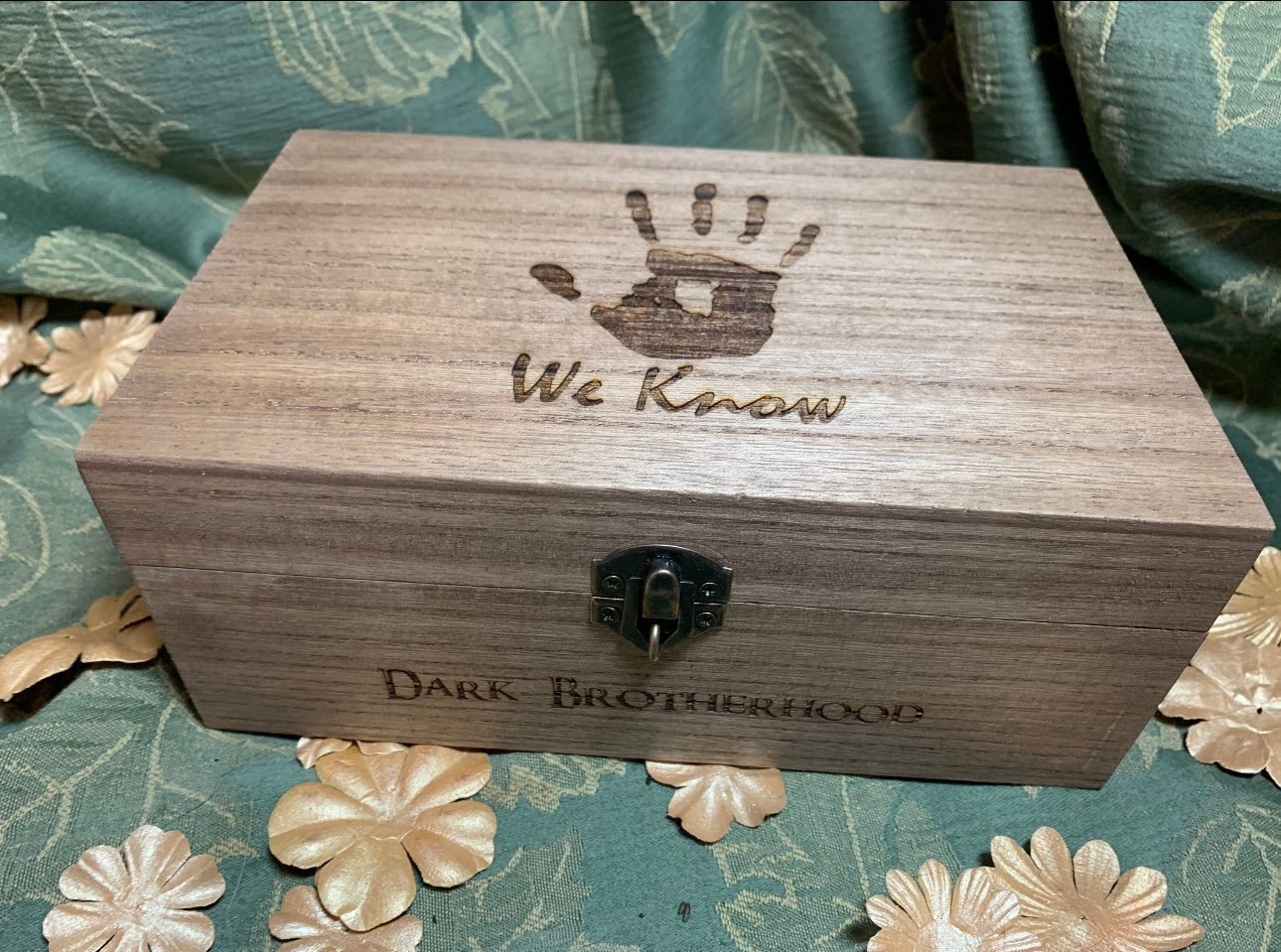 Skyrim (dark brotherhood) engraved box (lower prices on description)