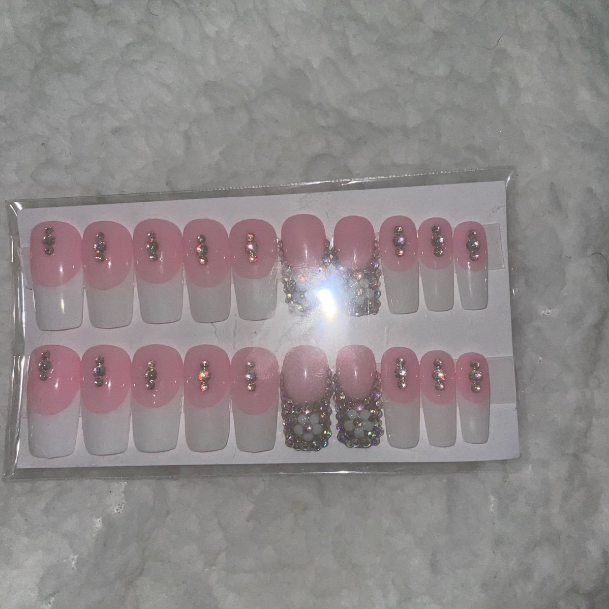 Press on nails