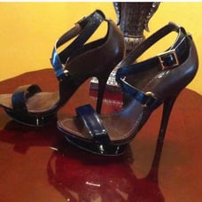 Tory Burch heels 7 navy/coconut shoes