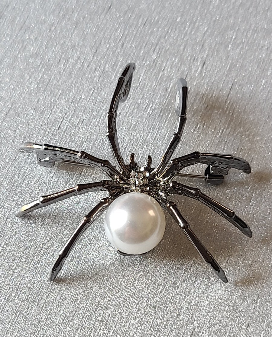 Spider brooch- faux Pearl  brooch- fancy pin- Halloween