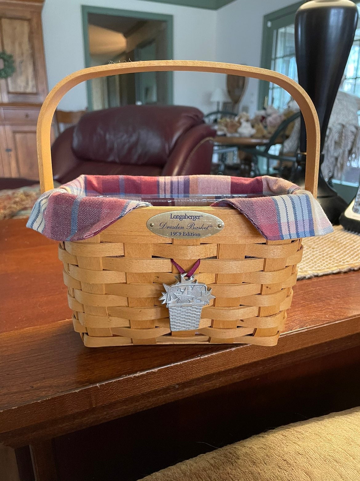Longaberger 1999 Dresden Basket