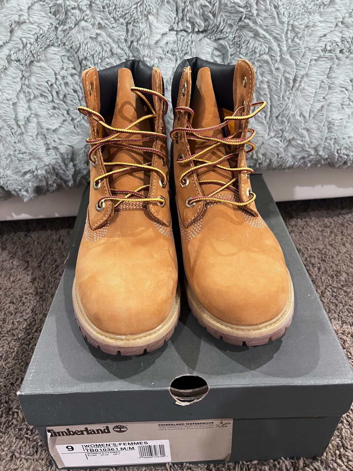 Women Timberland Boots-size 9