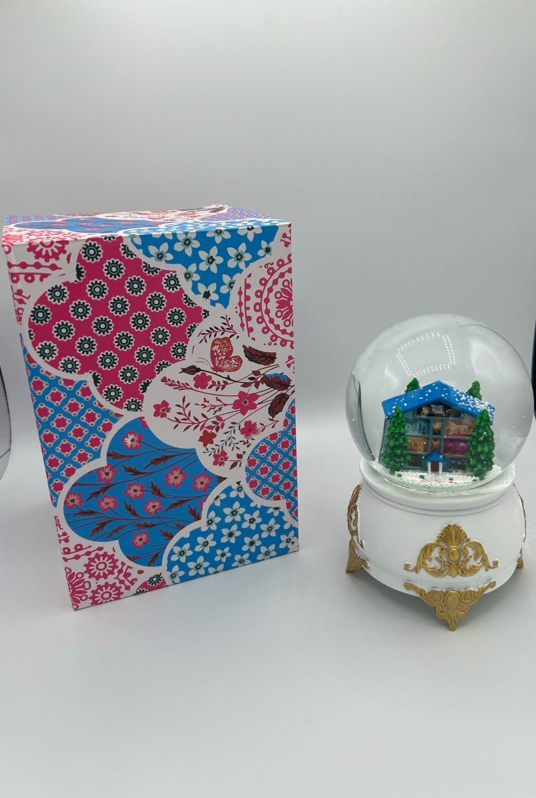 Taylor Swift Lover House Christmas Snow Globe Brand New