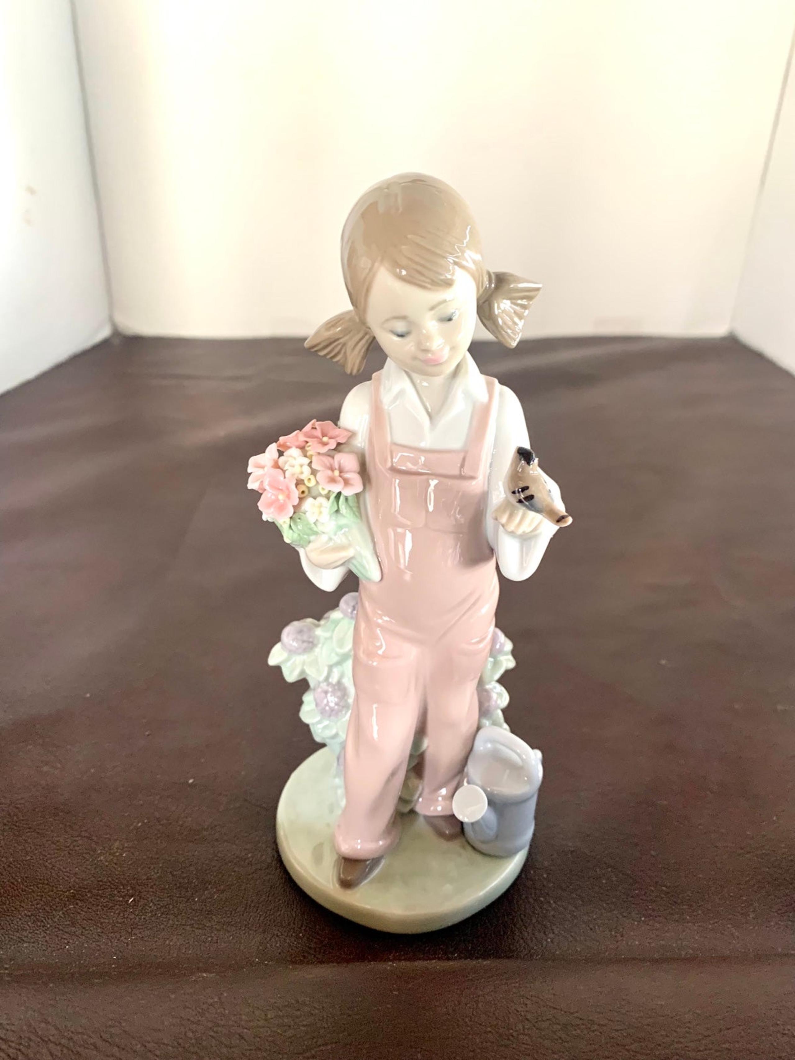 LLADRO - SPRING GIRL WITH BIRD