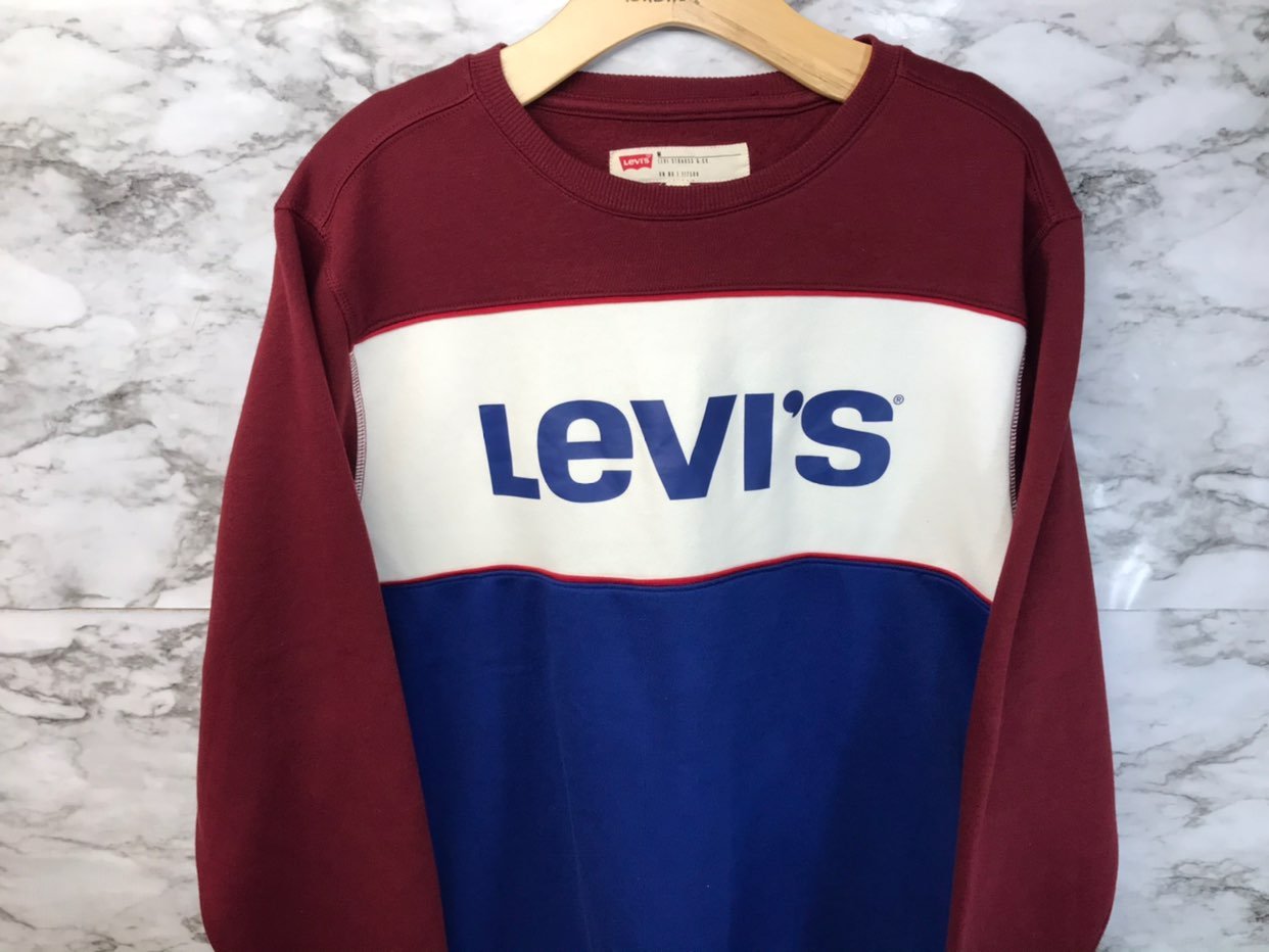 Levi’s Pullover Sweatshirt Size Medium