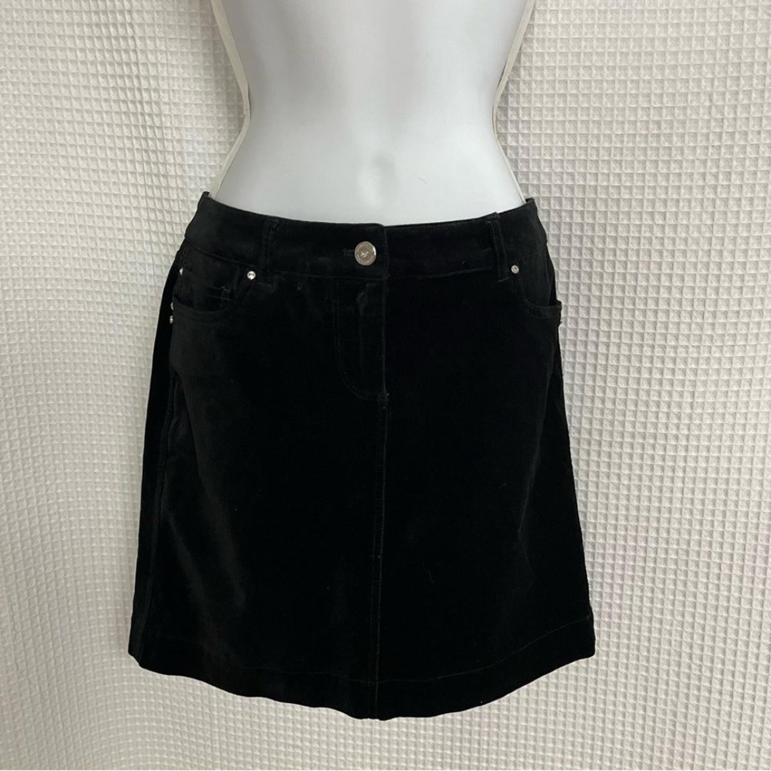 White House black market ladies black velvet a-line skirt size 2