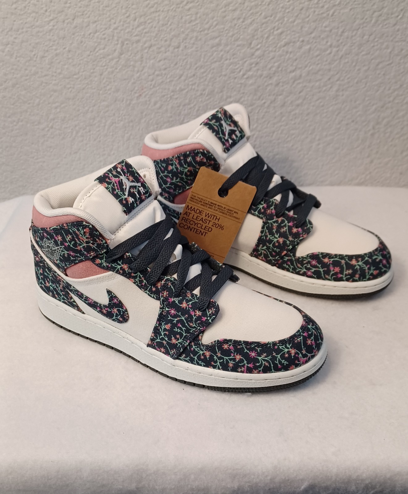 New Nike Air Jordan 1 Mid SE Shoes ~ 6.5 Youth/Women's 8