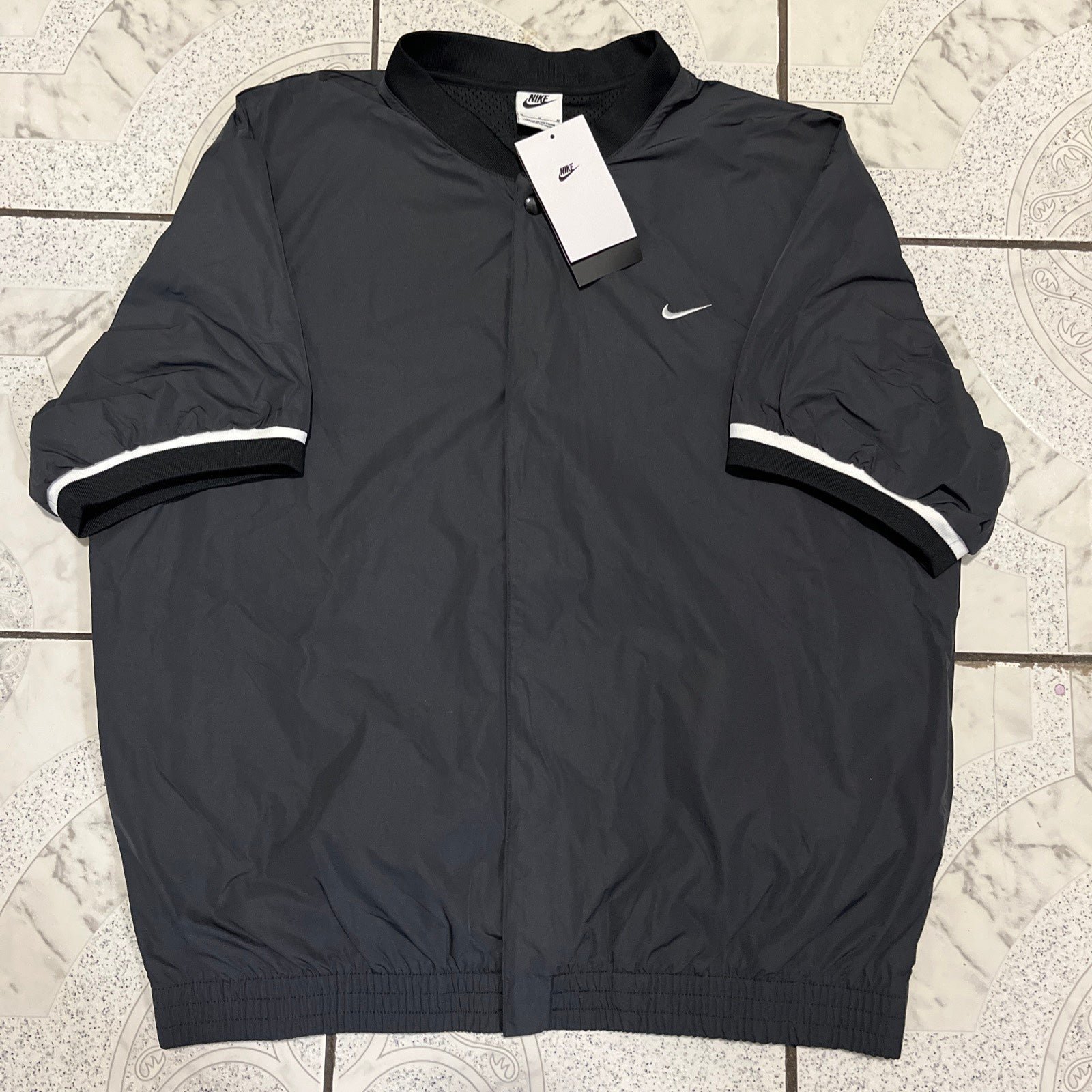 New Nike Authentics Basketball Warm-Up Shirt Black Men’s Size Medium DX3342-010