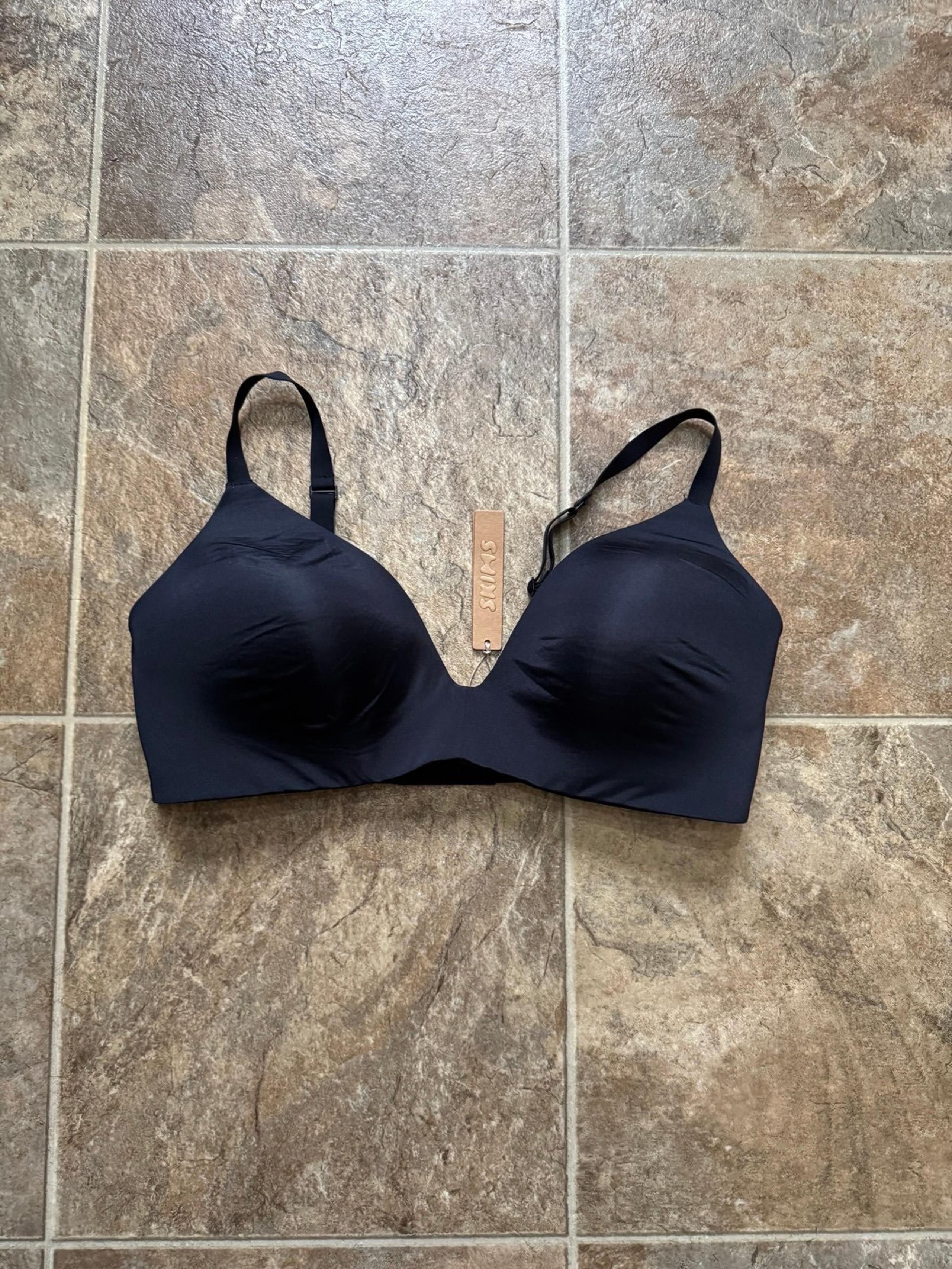 Skims Wireless Form Lightly Lined Bra Onyx 38D - Kim Kardashian