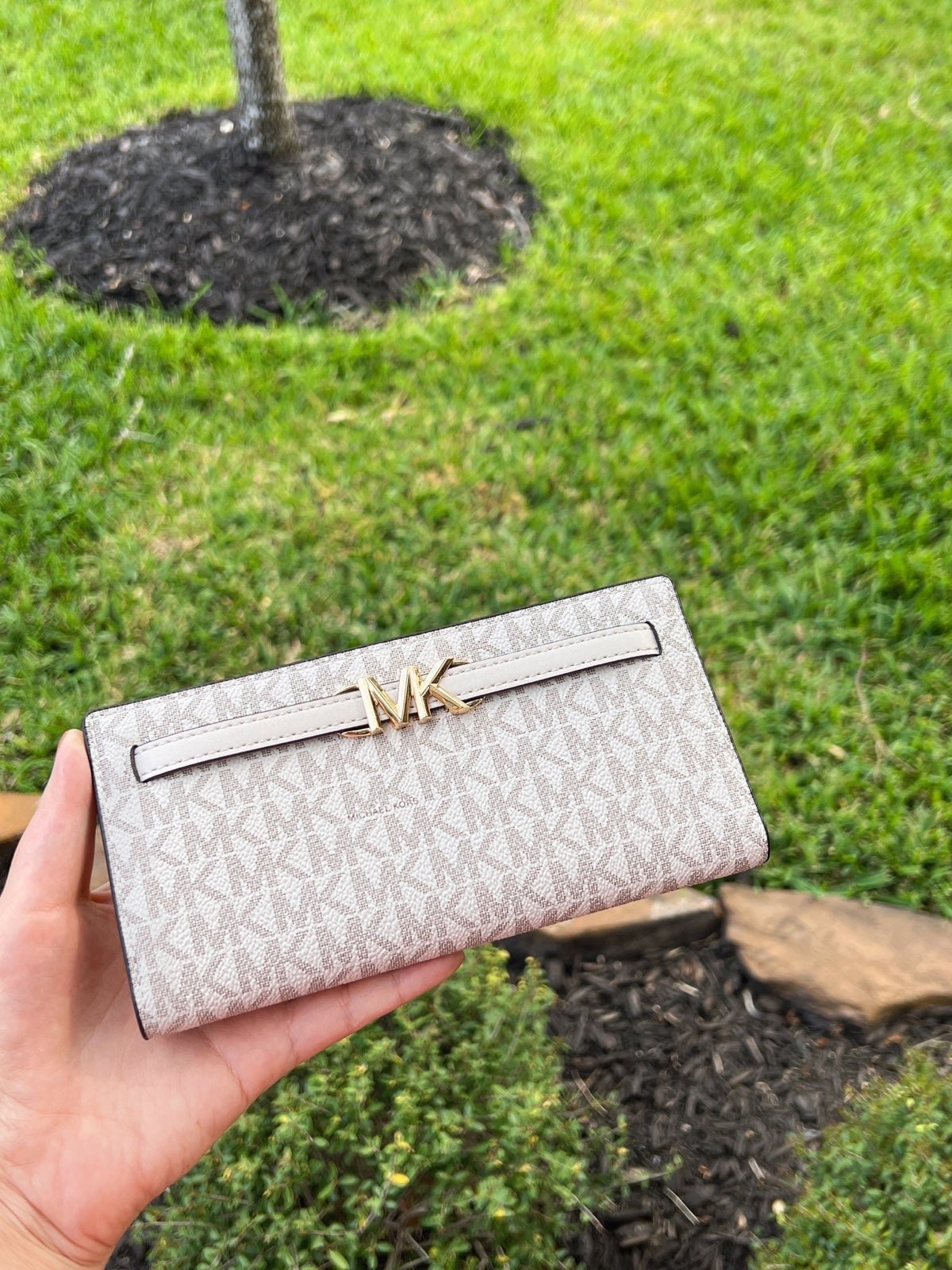 Michael Kors Reed Women's Large Snap Leather Wallet Light Cream Multicolor NWT