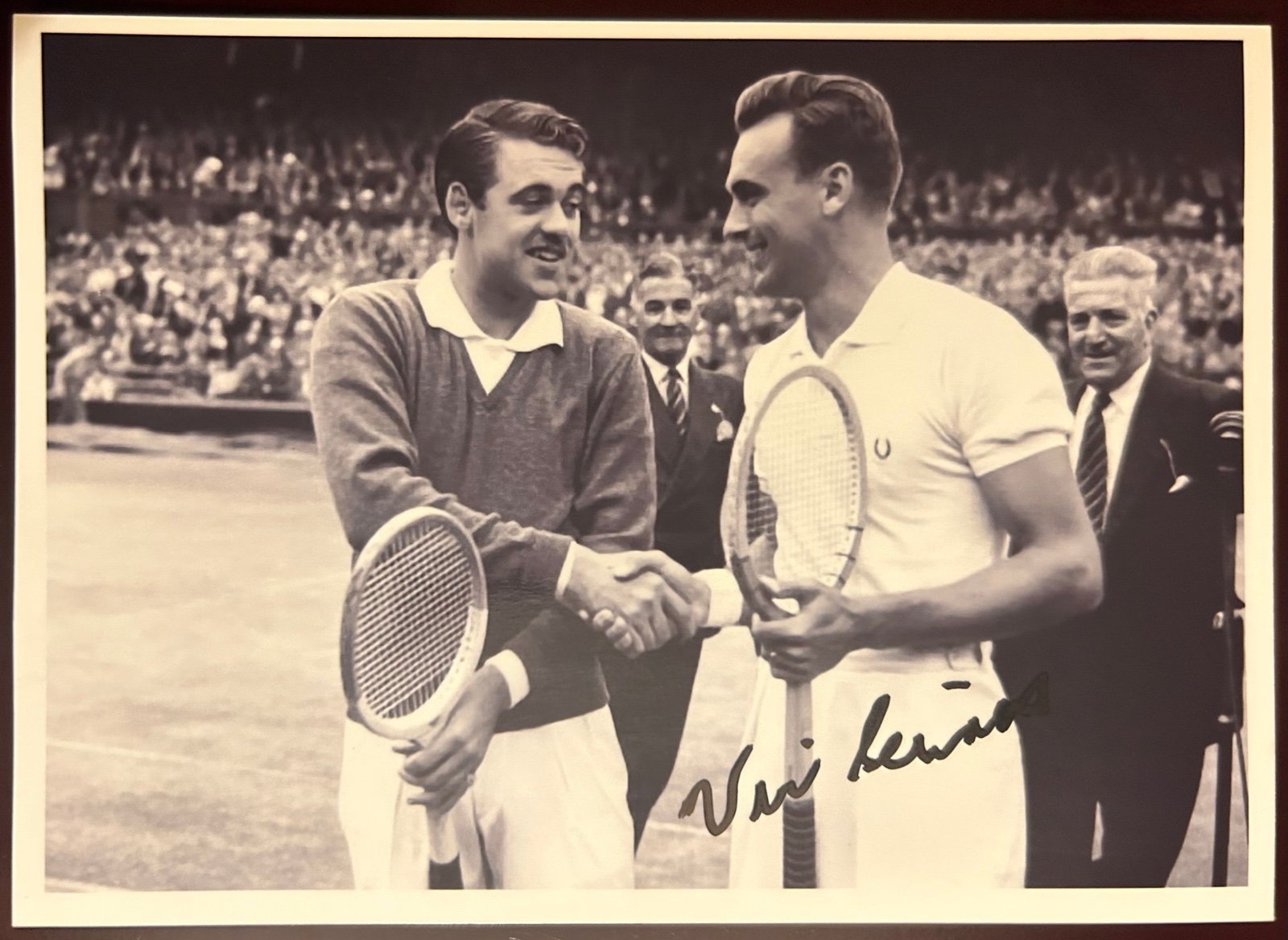 VIC SEIXAS AUTOGRAPHED PHOTO!!! - TENNIS LEGEND & HALL OF FAME’R!!! - NICE!!!