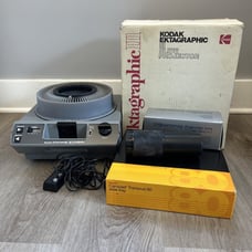 Vintage Kodak Ektagraphic III A Slide Projector with Remote FOR PARTS READ
