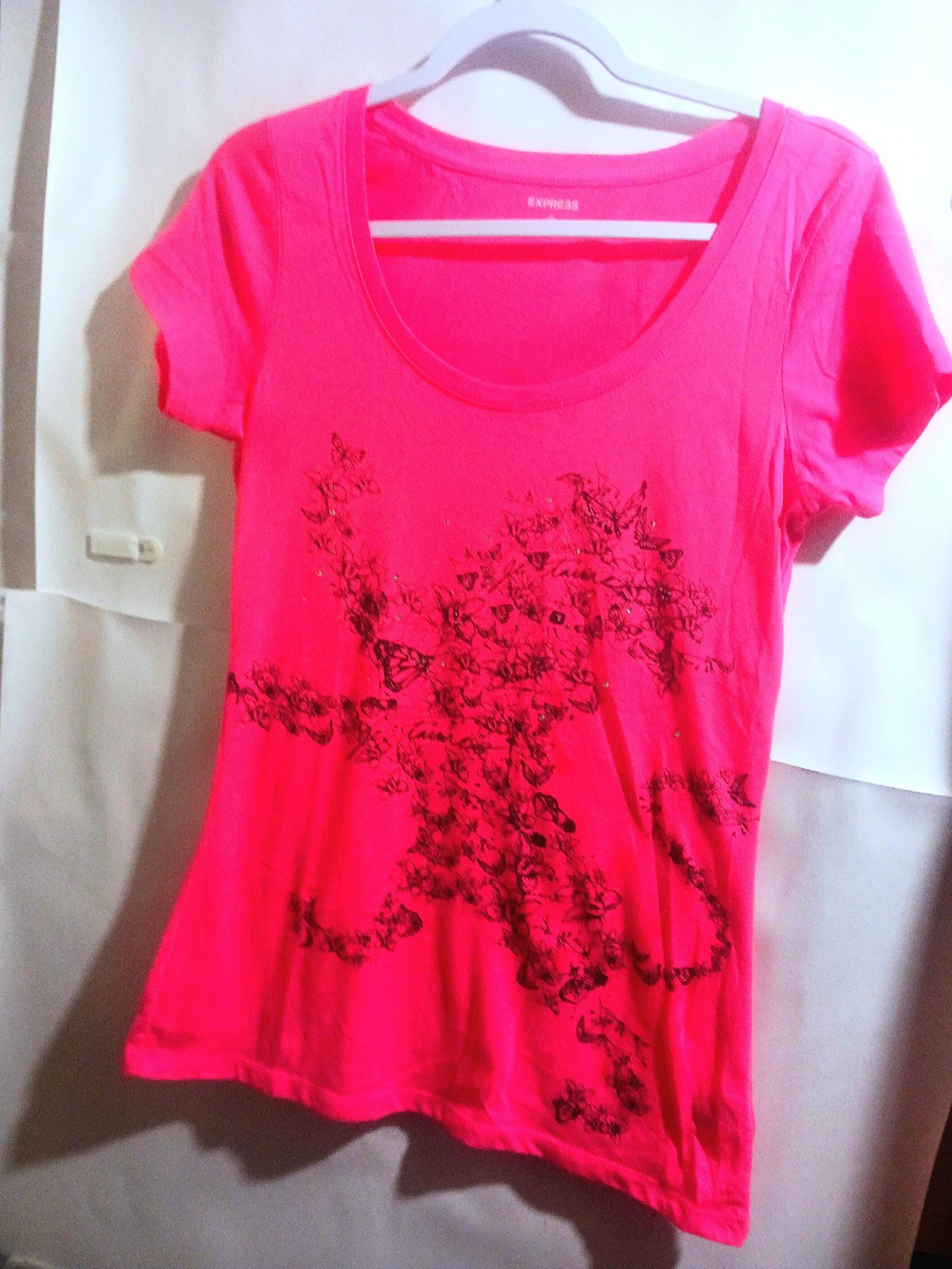 Women's Express T-shirt, Size Medium