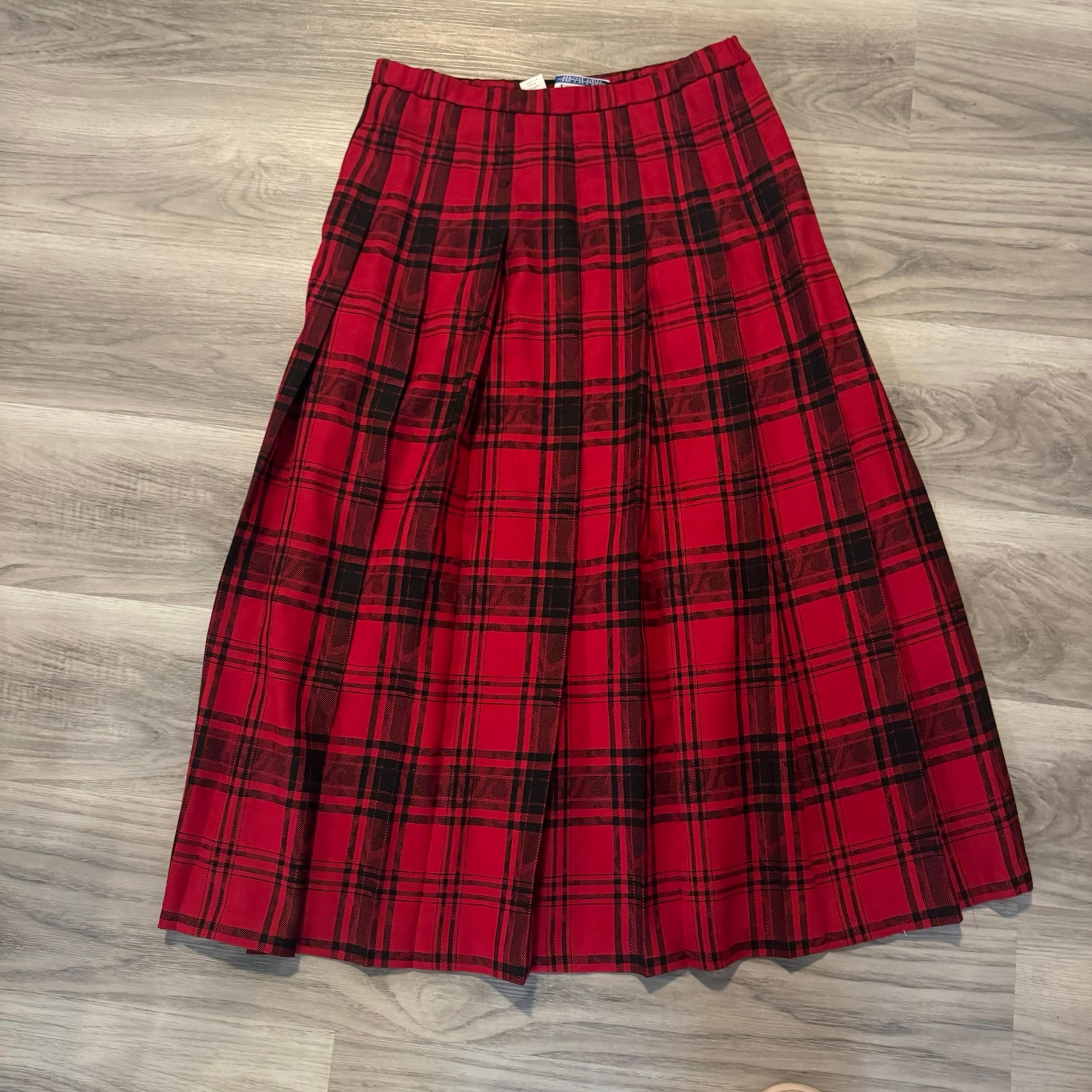 Pendleton Size 16 Red Plaid Pleated 100% Wool A-Line Skirt