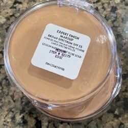 2 Merle Norman Expert Finish Foundation in MEDIUM