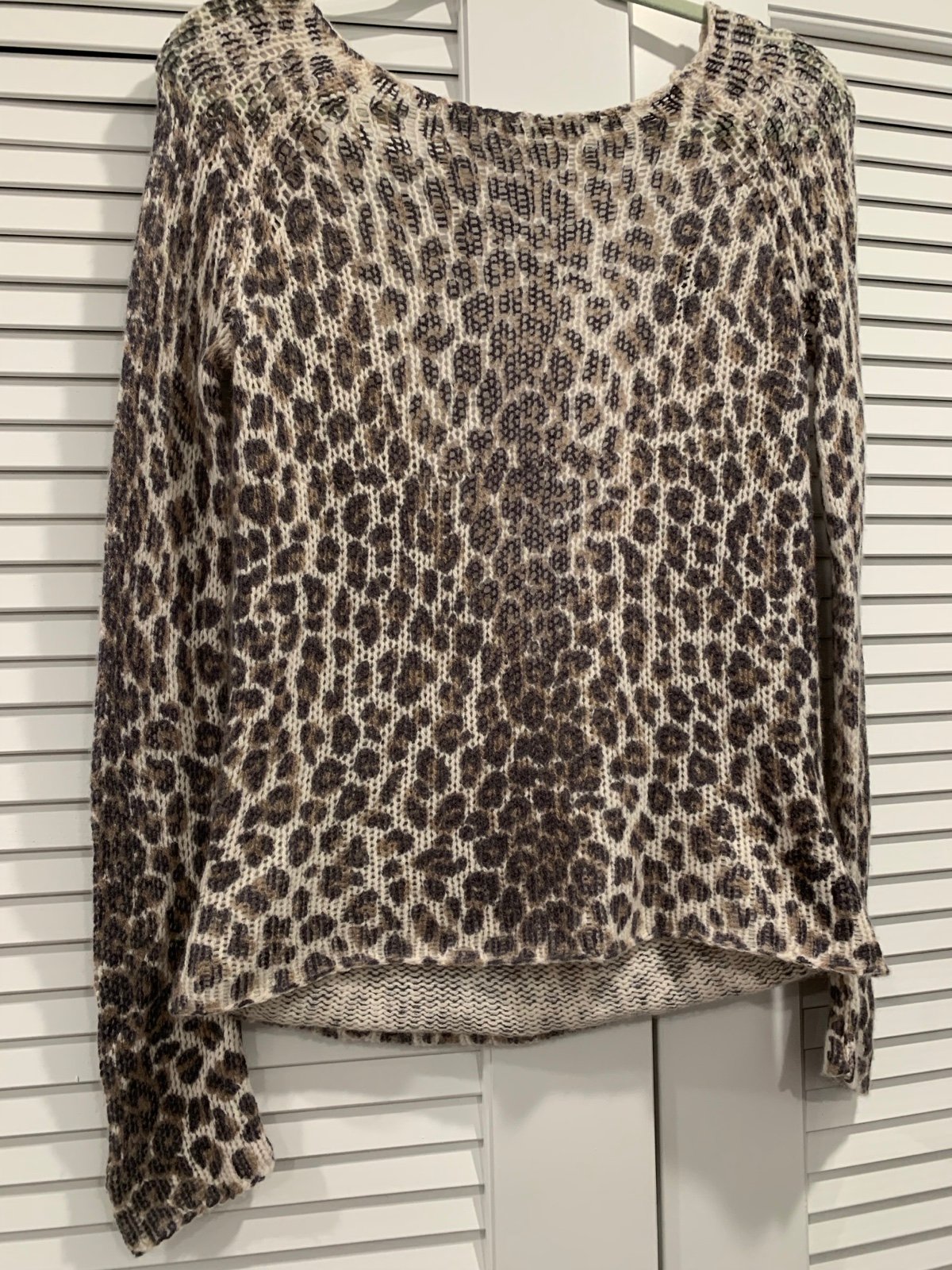 Pristine SKULL CASHMERE leopard print sweater size Small, 100%cashmere
