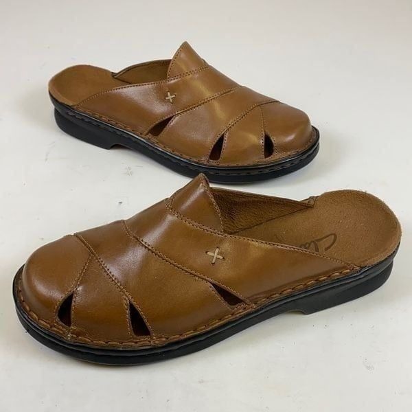 Clarks Structured size 6M mule sandals