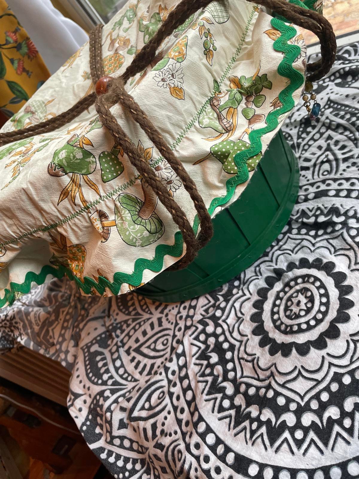 Vintage basket green