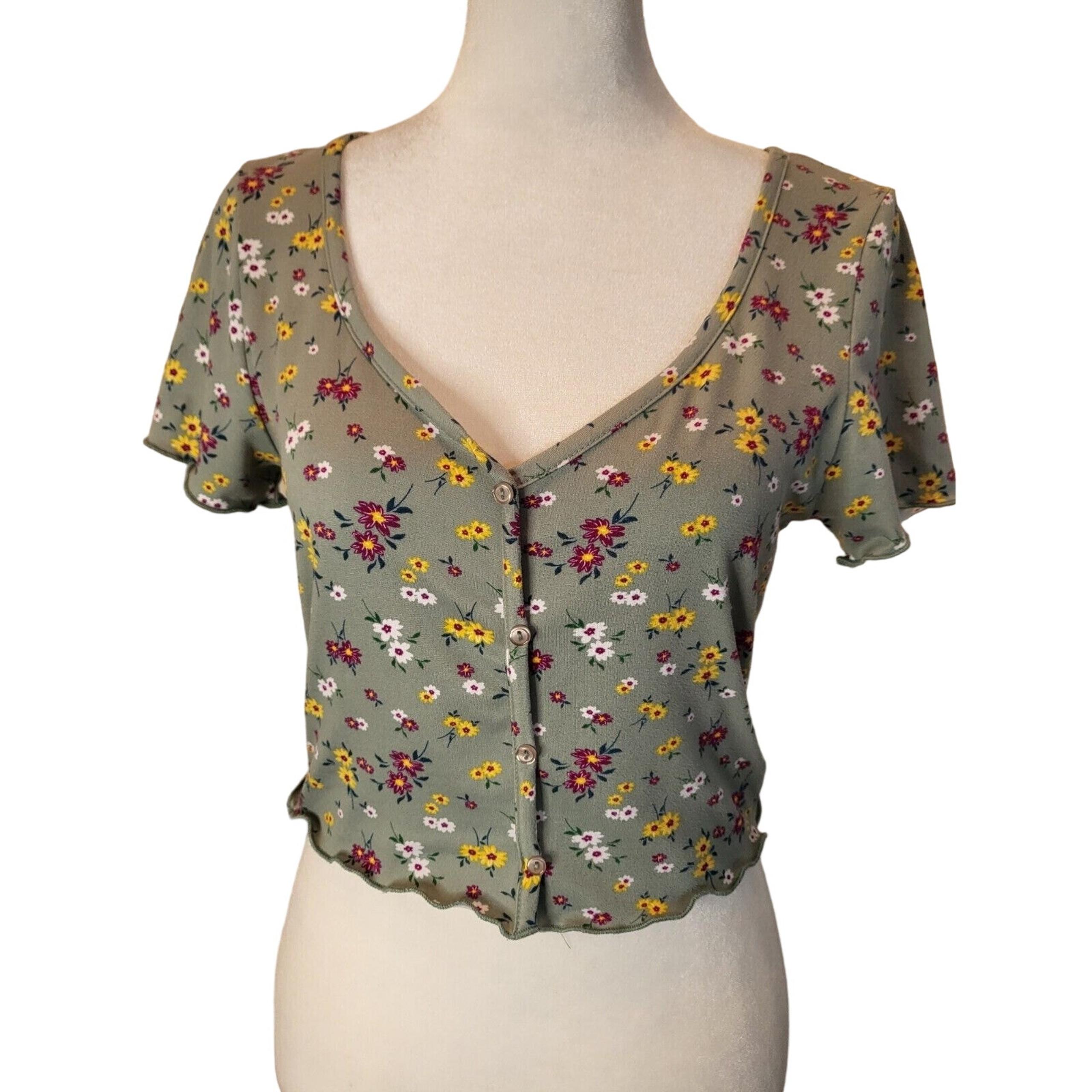 Papaya womans sz med short sleeve flowered crop button down top 1065
