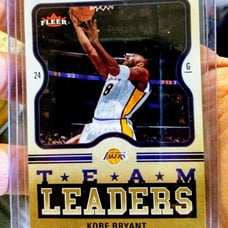 Kobe Bryant 2006-07 NBA Fleer Basketball Team Leaders Gold Parallel TL-KB