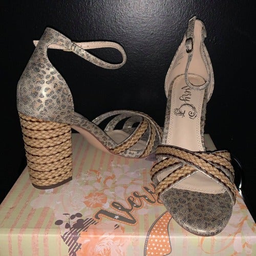Very g brand leopard sandals sale