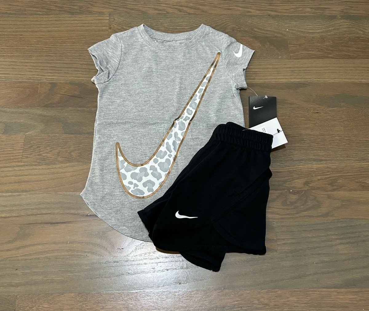 NWT Nike Girls Set size 4