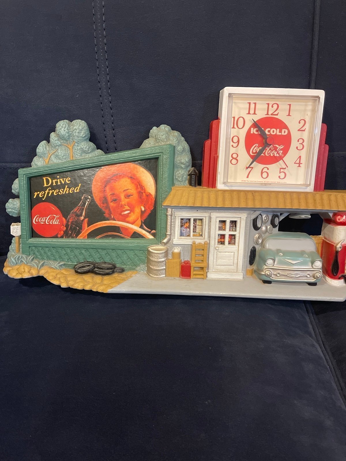 1995 Coca Cola Retro Garage For Wall Display w/Working Clock