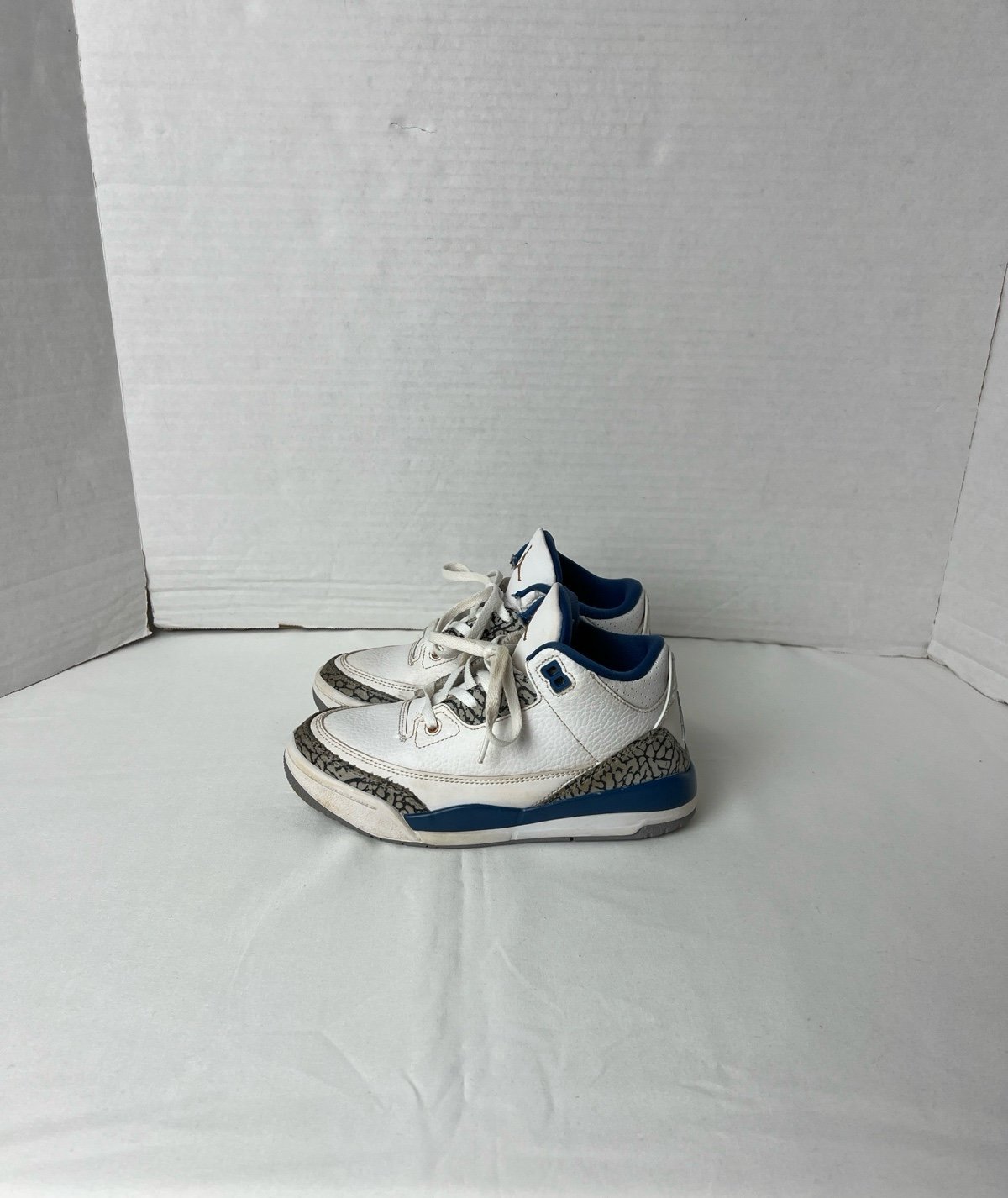 Nike Boys Air Jordan 3 White Blue Shoes Sz 1Y