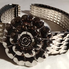 Vintage Western Silver Tone flower Concho 80s Bolo Stretch Belt 16 -27