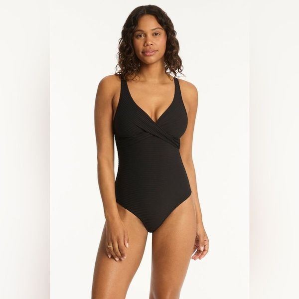 SeaLevel Spinnaker Cross Front One Piece NWT size 6 Black