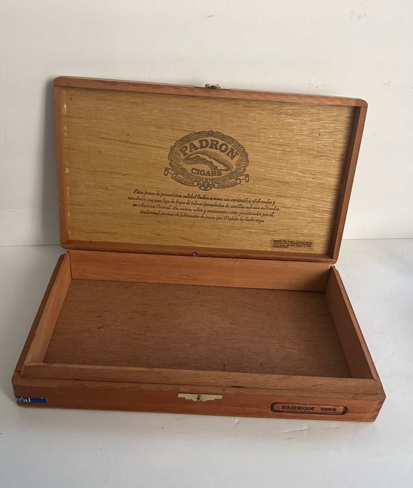 Padron Cigars Handmade Pardon 3000 Cigars Honduras Wooden box