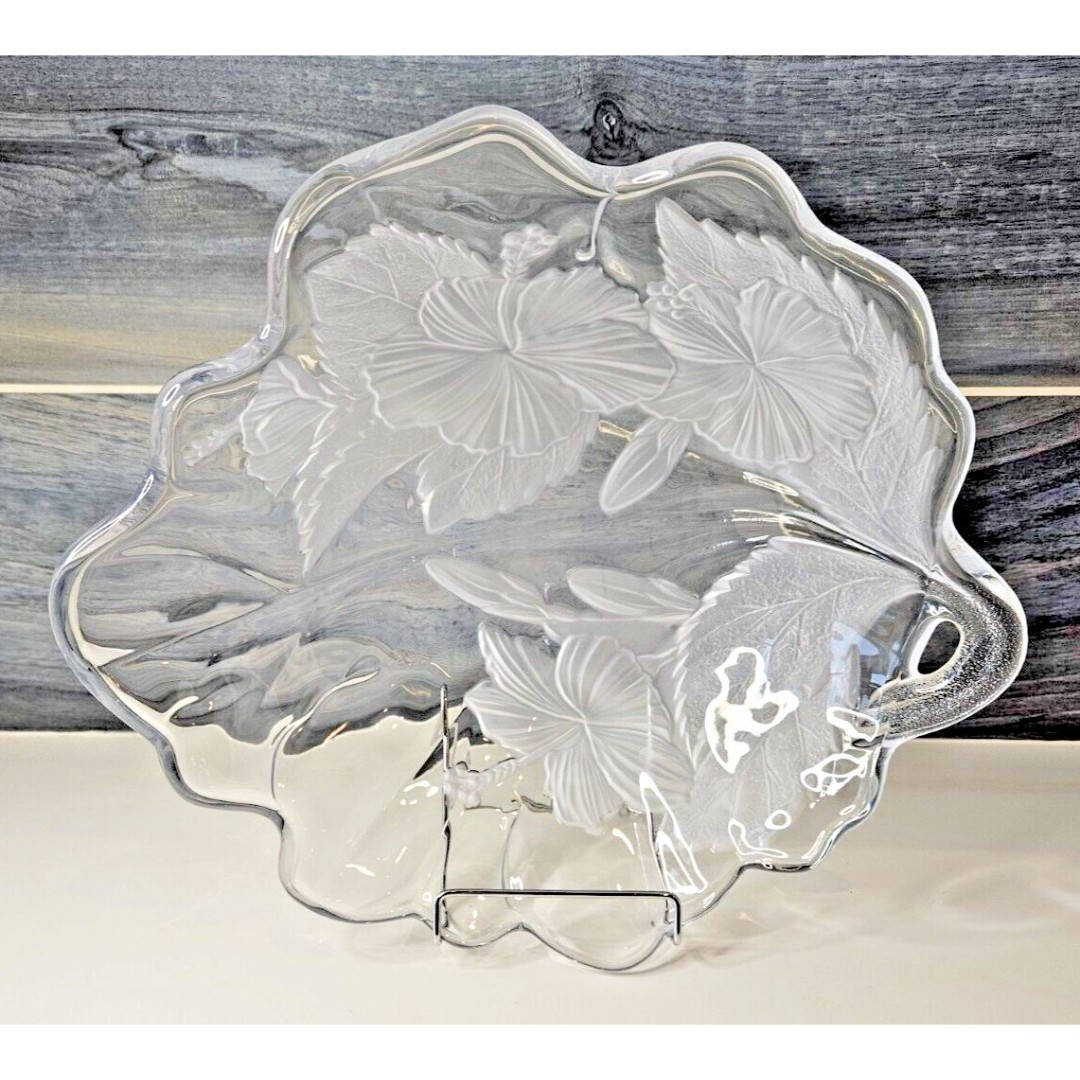Savoir Vivre Japan Crystal Frosted Embossed Hibiscus Design 12 Serving Bowl