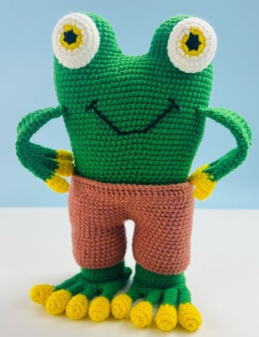 Leo The Green Frog Crochet Amigurumi