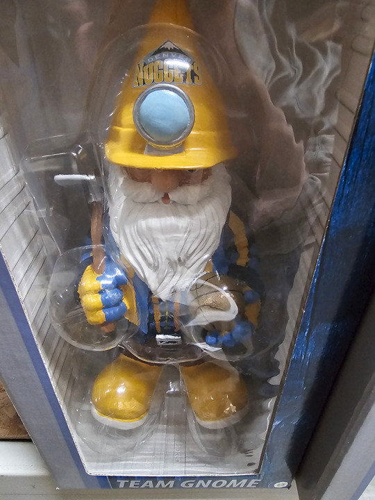 DENVER NUGGETTS THEMATIC BASKETBALL NBA MALE GNOME