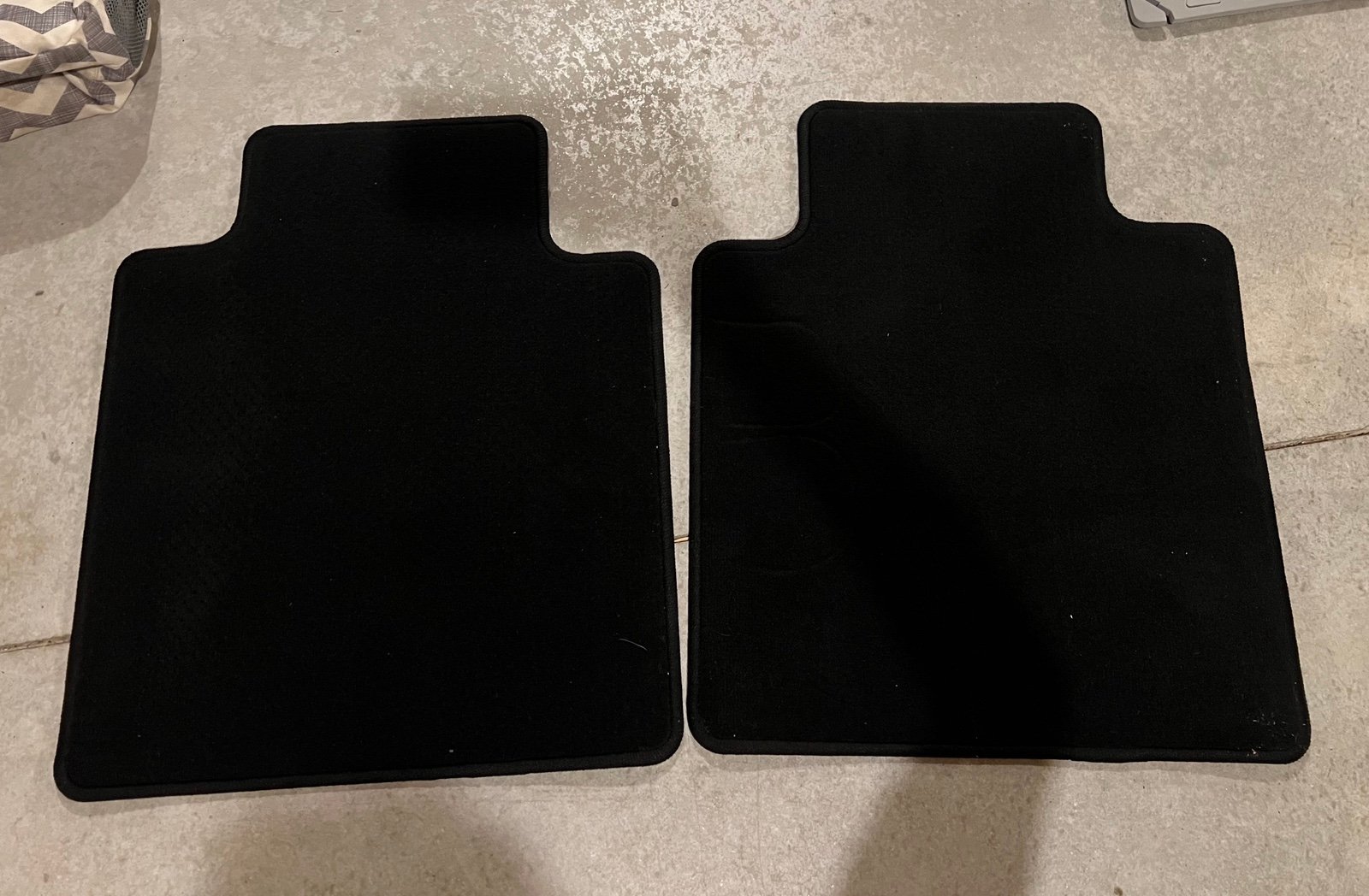 2 rear 2020-2024 Ford Explorer carpet mats. New.
