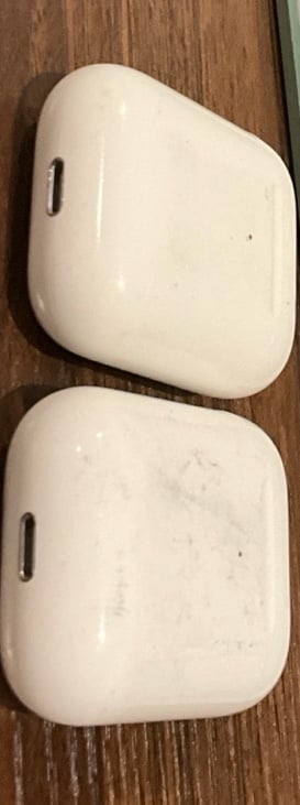 2 old working damaged AirPods