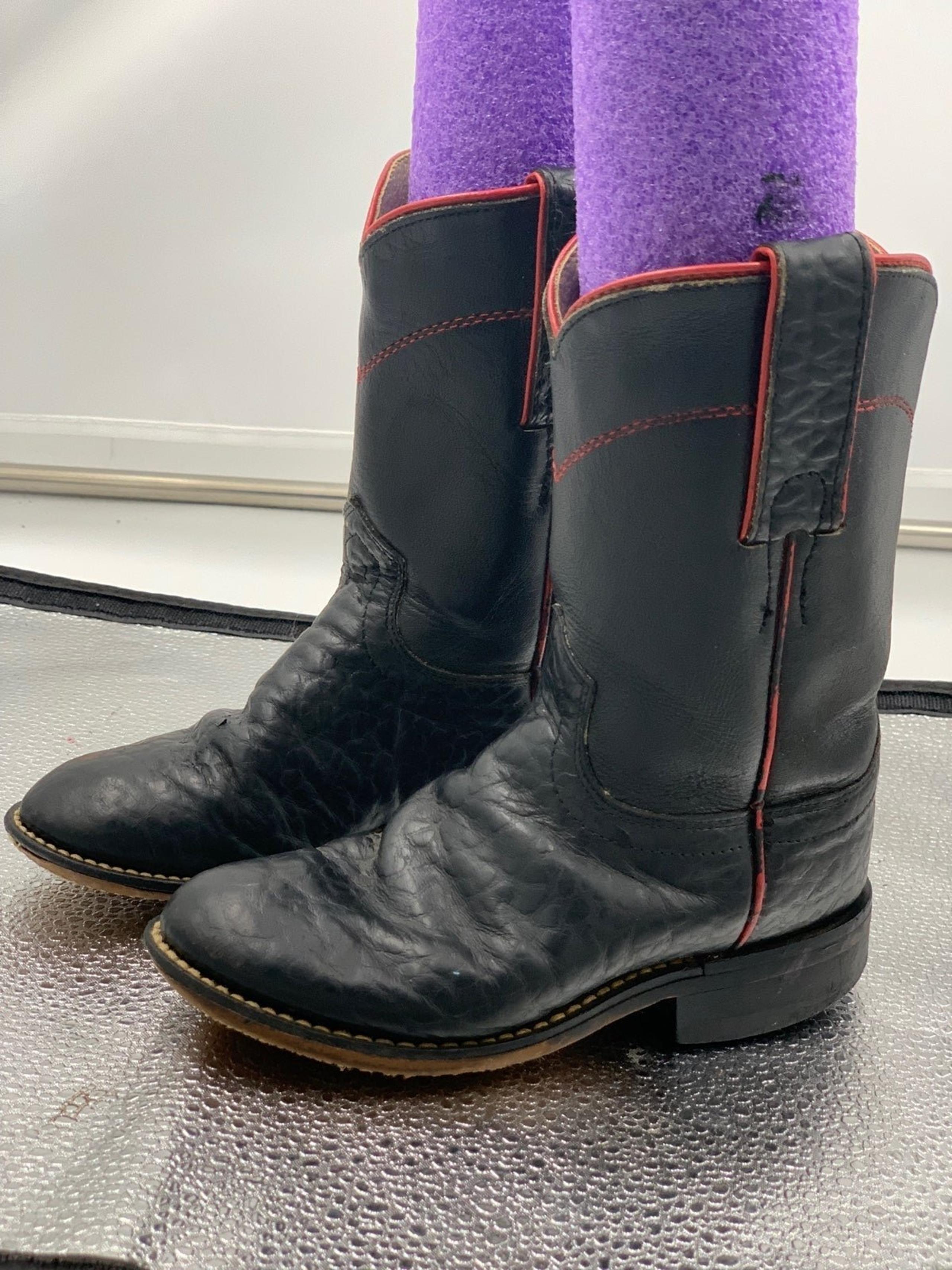Justin little boy 8.5 cowboy boots
