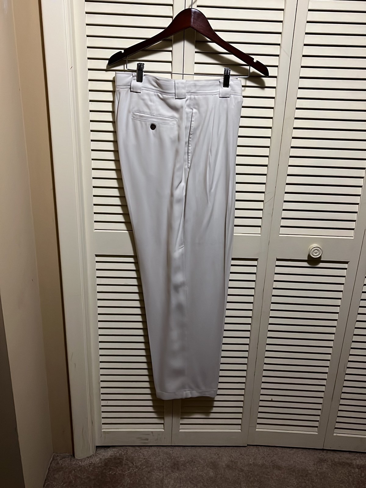 Mens Tommy Bahama Beige 100% Silk, 34”Waist 30”Inseam Pleated Pants