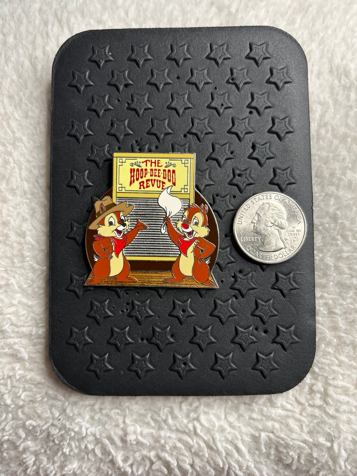 Disney hoop Dee doo revue chip and dale pin