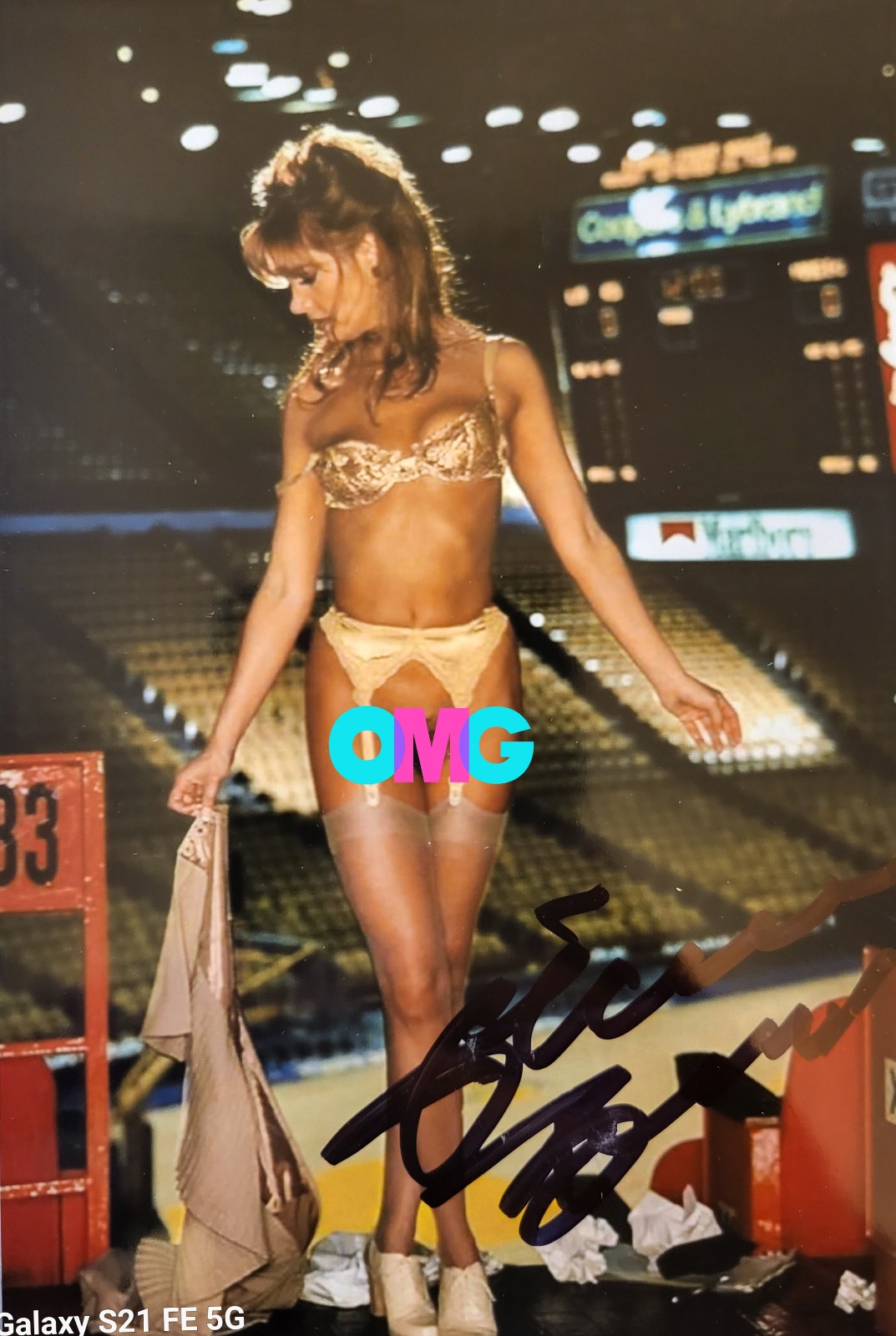 JEANIE BUSS AUTOGRAPHED PHOTO - LOS ANGELES LAKERS OWNER!!! - PLAYBOY!!!
